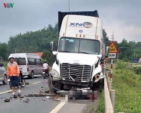 Xe container mất lái gây tai nạn liên hoàn tại Lạng Sơn